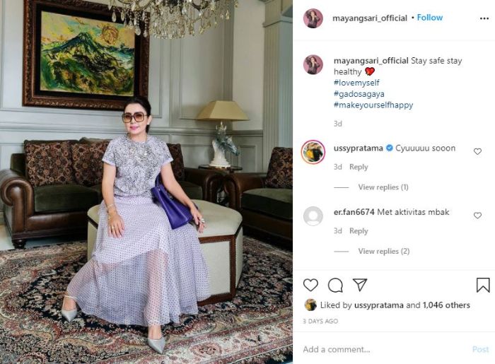 Penampilan cantik Mayangsari saat pakai baju simpel.