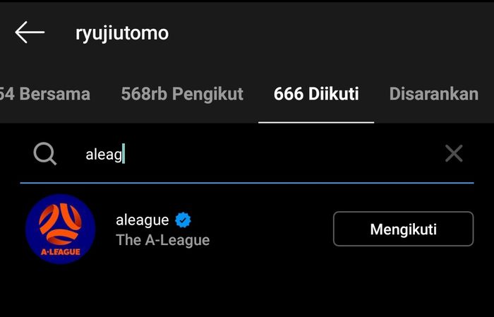 Pemain Persija Jakarta, Ryuji Utomo, terlihat mengikuti akun Instagram sepak bola tertinggi di Australia, A-League