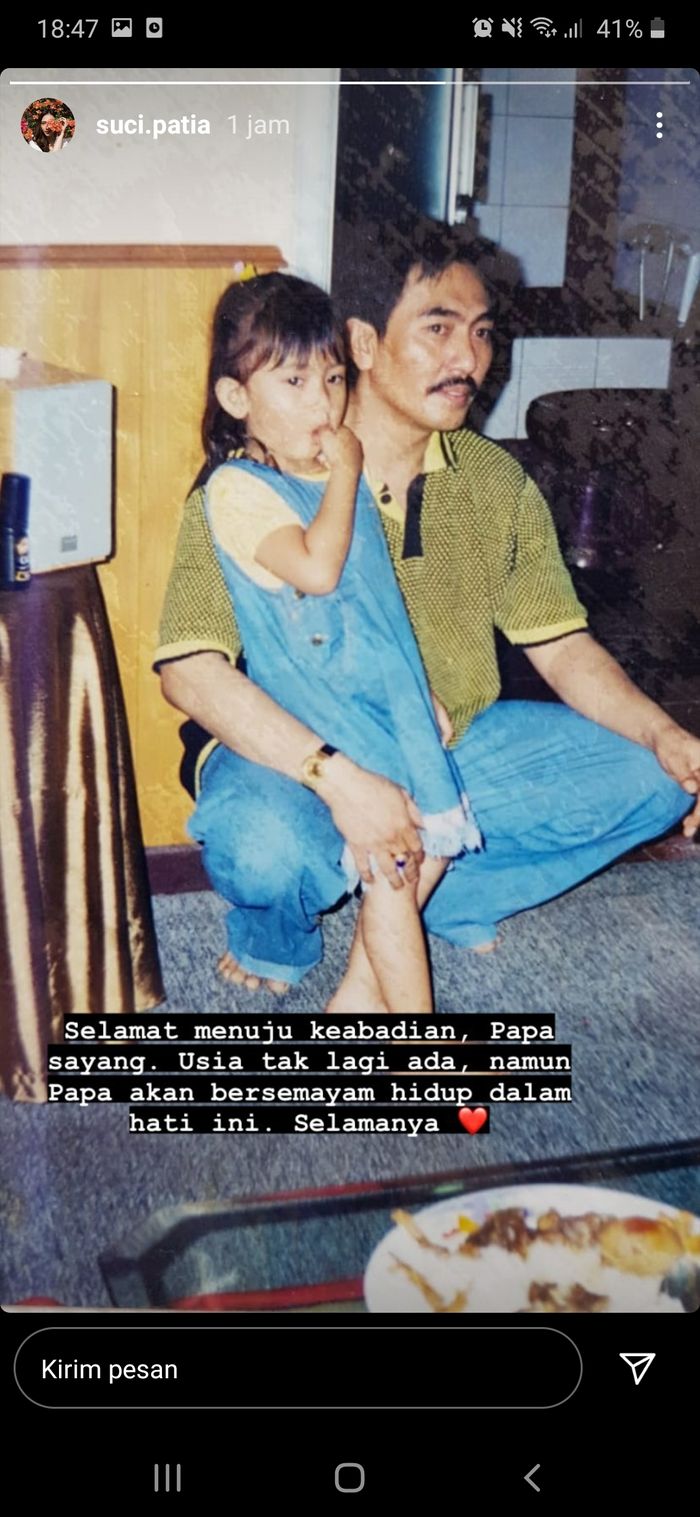 Unggahan Suci Patia terkait kabar meninggalnya sang ayah, Gatot Brajamusti.