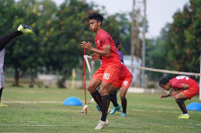 Pemain muda Persija Jakarta, Muhammad Ferrari sedang menjalani latihan