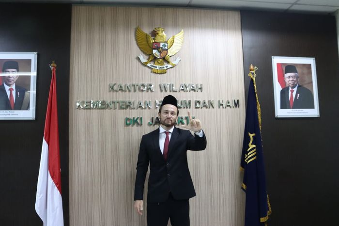 Pemain Persija, Marc Klok, resmi menjadi warga negara Indonesia, Kamis (12/11/2020).