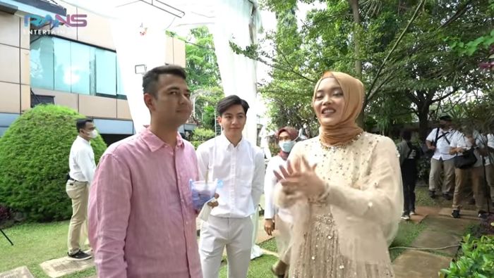 Raffi Ahmad tanya keseriusan hubungan Putri Delina dan kekasihnya