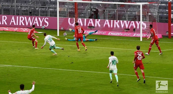 Gol Werder Bremen melalui Maximilian Eggestein menjebol gawang Bayern Muenchen.