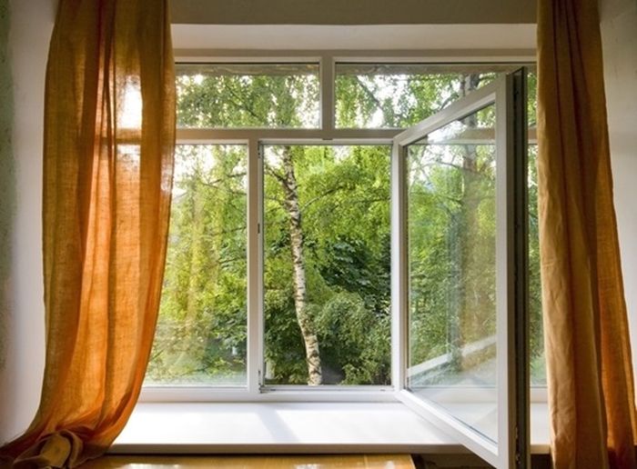 Tips rumah adem tanpa AC, bisa juga manfaatkan jendela rangkap, seperti apa?