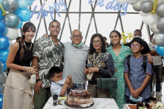Keluarga Nia Ramadhani