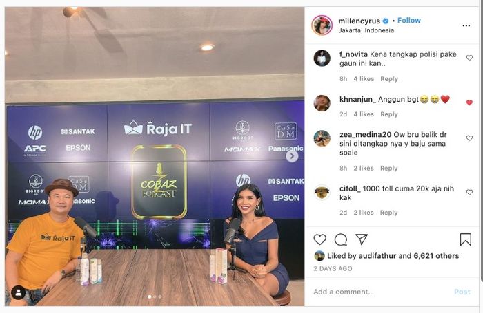 Netizen menyoroti gaun yang dikenakan Millen Cyrus Instagram @MillenCyrus