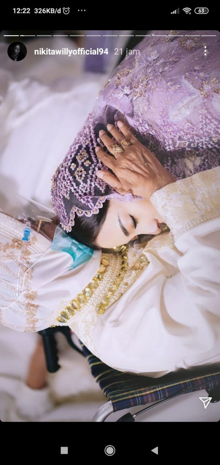 Nikita Willy membagikan potretnya bersama sang oma tercinta.
