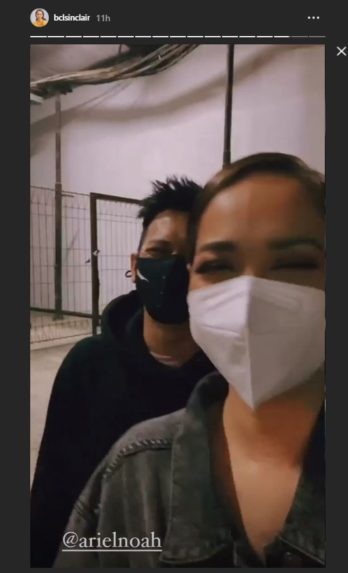 Perlahan bangkit usai ditinggal pergi Ashraf Sinclair, tengok senyum lebar Bunga Citra Lestari saat manggung hingga habiskan momen seru di ruang tunggu bareng Ariel NOAH.