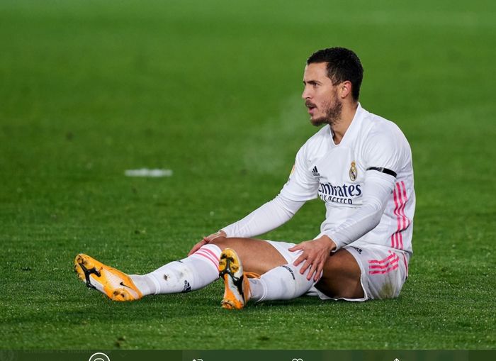 Penyerang sayap Real Madrid asal Belgia, Eden Hazard, saat mengalami cedera.