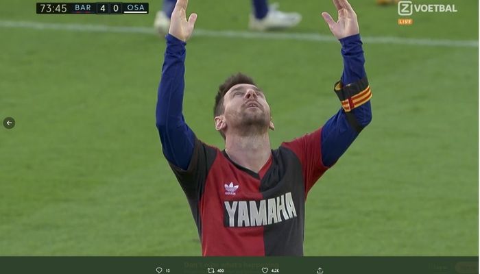 Selebrasi megabintang Barcelona, Lionel Messi, usai menjebol gawang Osasuna pada Minggu (29/11/2020).