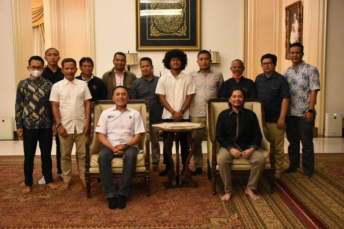 Ketua Umum PSSI, Mochamad Iriawan, saat bertemu dengan CEO Barito Putera, Hasnuryadi Sulaiman, Bagus Kahfi, dan sejumlah elemen dari Laskar Antasari, Selasa (1/12/2020).