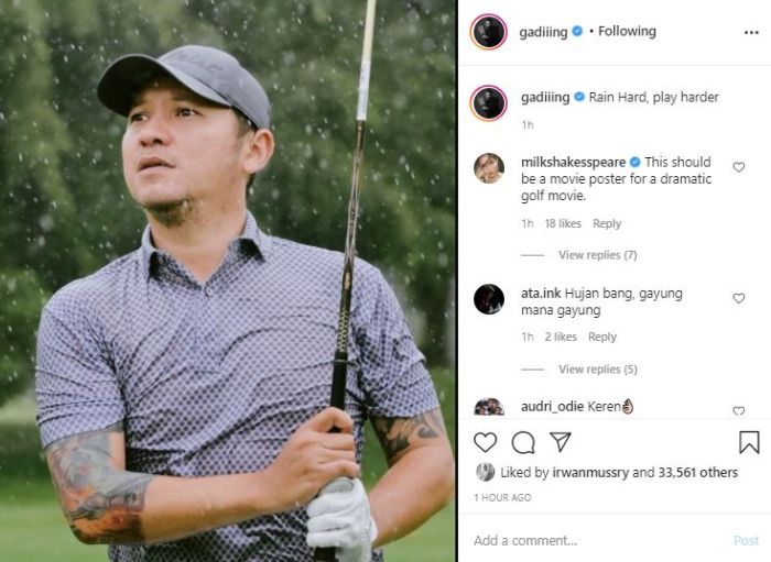 Gading Marten bermain golf