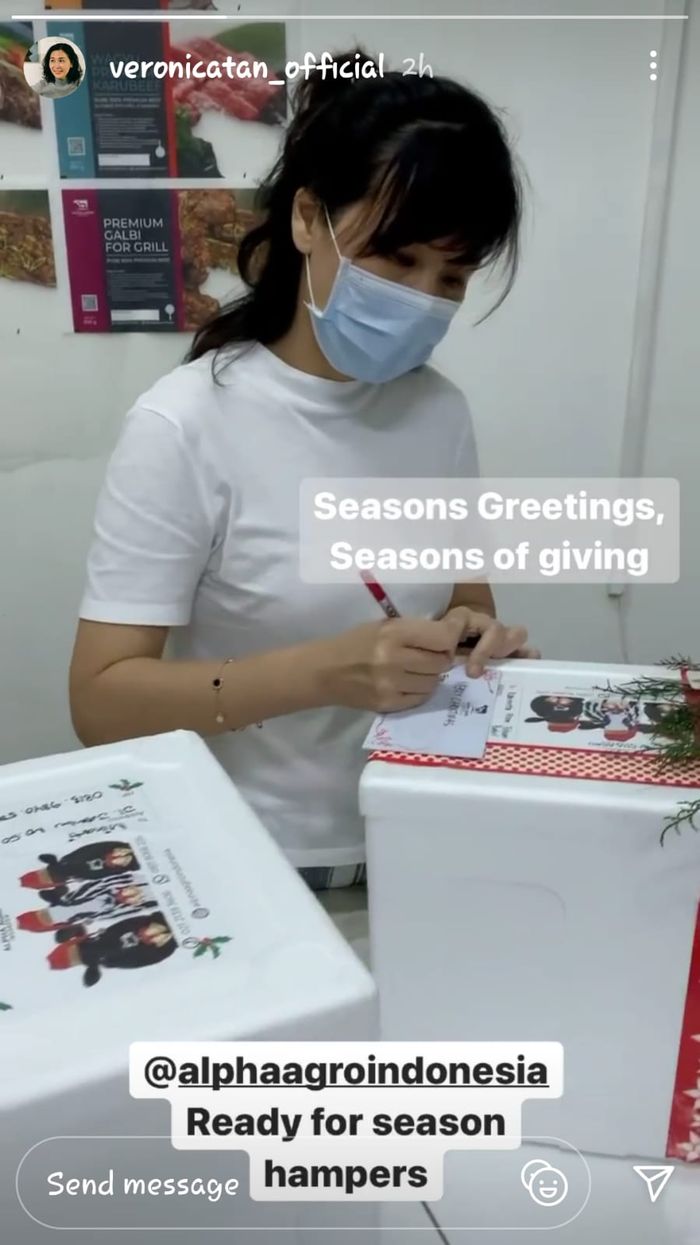 Penampilan sederhana Veronica Tan