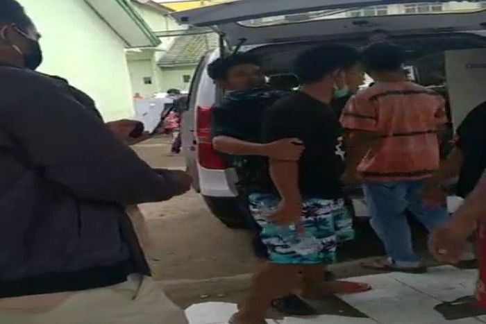 Kelurga pasien mengamuk di RSUD Bima usai ibu hamil tak dilayani tim medis.