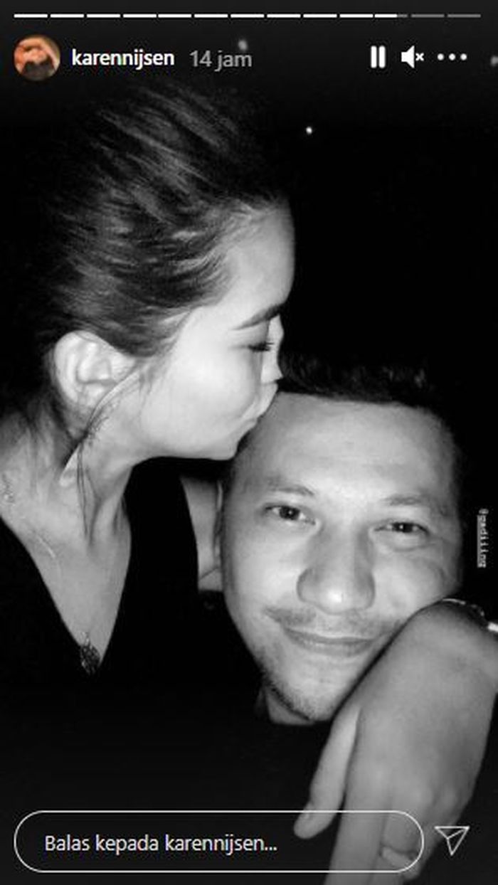 Gading Marten dicium mesra <a href='https://jambi.tribunnews.com/tag/karen-nijsen' title='Karen&nbsp;Nijsen'>Karen&nbsp;Nijsen</a>