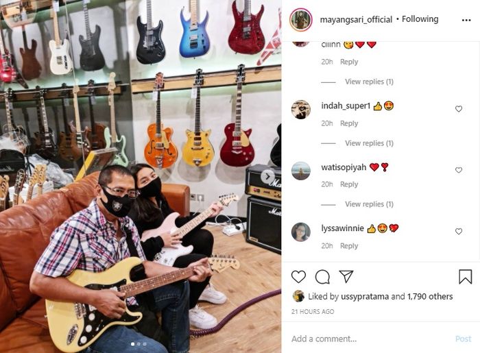 Anak gadisnya kena nyinyir netizen, Mayangsari langsung sigap pasang badan sambil pamer keharmonisa keluarga kecilnya dengan Bambang Trihatmodjo. (Instagram @mayangsari_official)