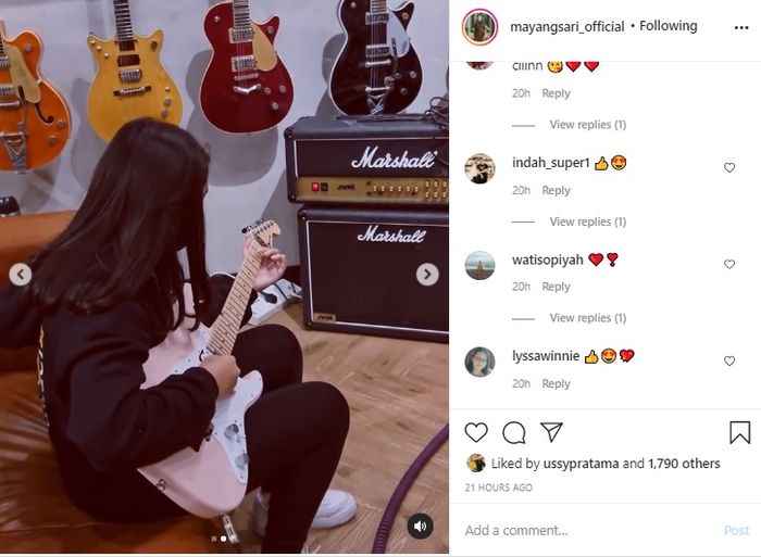 Anak gadisnya kena nyinyir netizen, Mayangsari langsung sigap pasang badan sambil pamer keharmonisa keluarga kecilnya dengan Bambang Trihatmodjo. (Instagram @mayangsari_official)