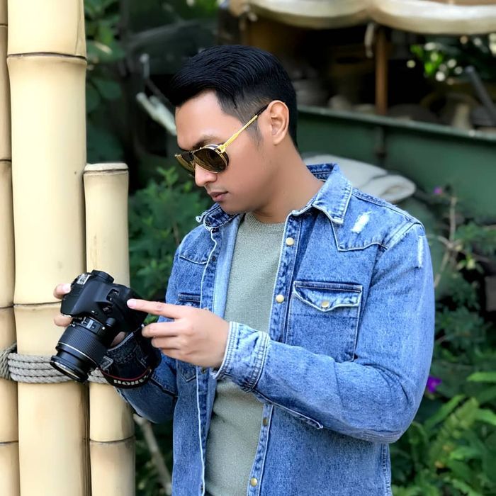 Gaya kekinian Aditya Helindra