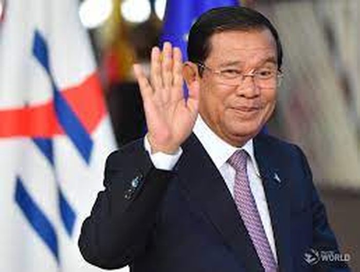 Perdana Mentri Kamboja, Hun Sen, tidak tolak vaksin Covid-19 Sinovac, China.