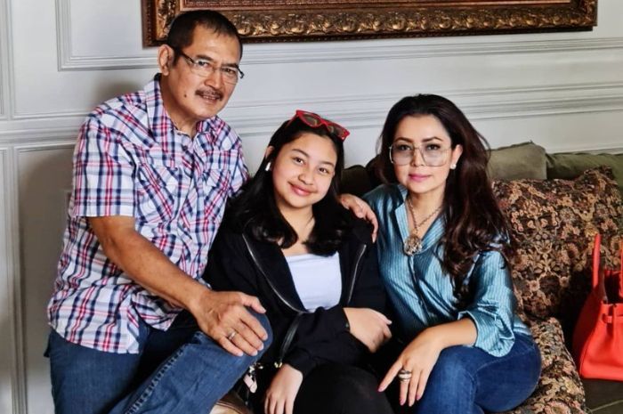 Keluarga <a href='https://tribunmedan.cfd/tag/mayangsari' title='Mayangsari'>Mayangsari</a>