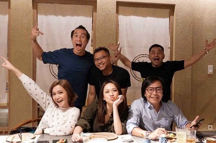 Bunga Citra Lestari makan bersama dengan juri dan host Indonesian Idol