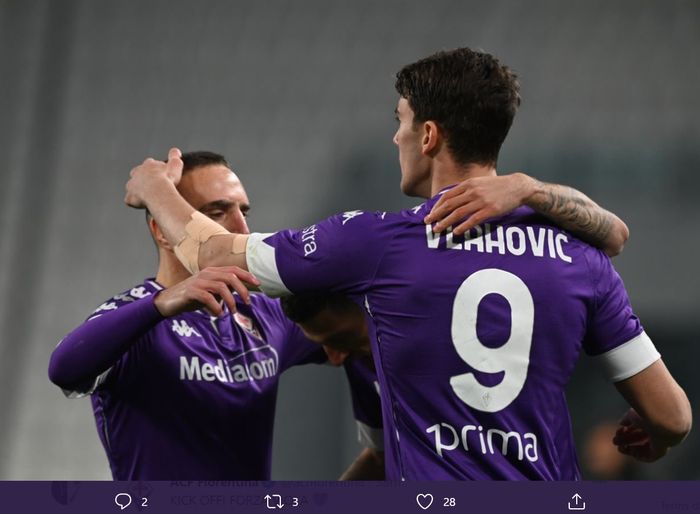 Dusan Vlahovic dan Franck Ribery merayakan gol Fiorentina ke gawang Juventus di Liga Italia, Selasa (22/12/2020) di Allianz Stadium Turin.