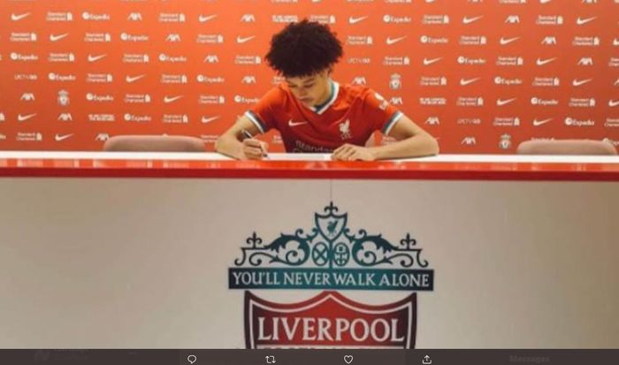 Pemain muda berusia 15 tahun dari Birmingham City, Calum Scanlon, telah resmi bergabung dengan tim muda Liverpool.
