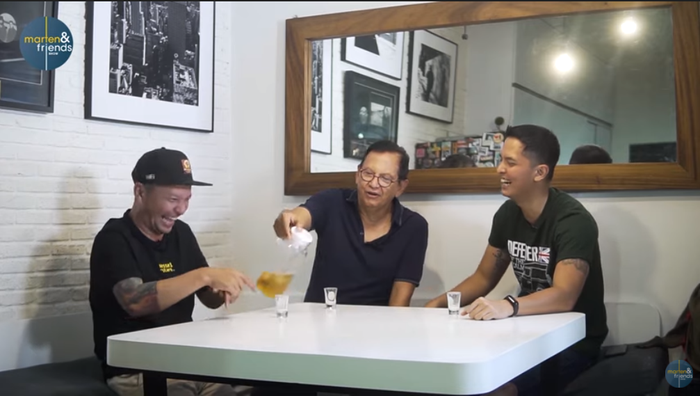 Gading Marten bersama Roy Marten dan saudaranya
