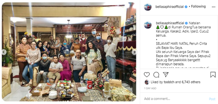 Bella Saphira dan keluarga rayakan Natal di rumah orangtuanya