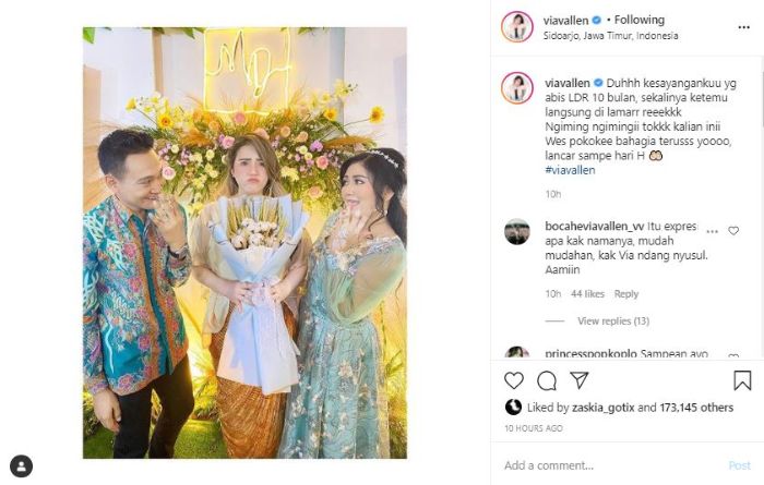 Ekspresi imut plus wajah pengin Via Vallen