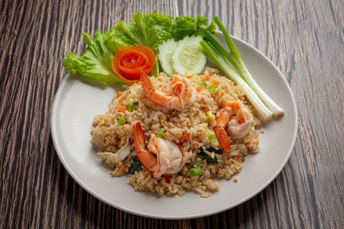 Engga Perlu Lagi Ngerasa Berdosa, Ternyata Ada loh Cara Bikin Nasi Goreng Agar Lebih Sehat