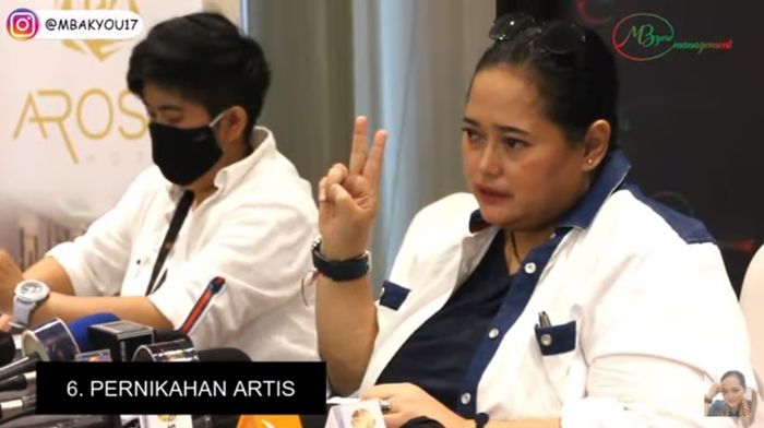 Mengaku Telah Menikah Dengan Seekor Ular Saat Berusia 33 ...