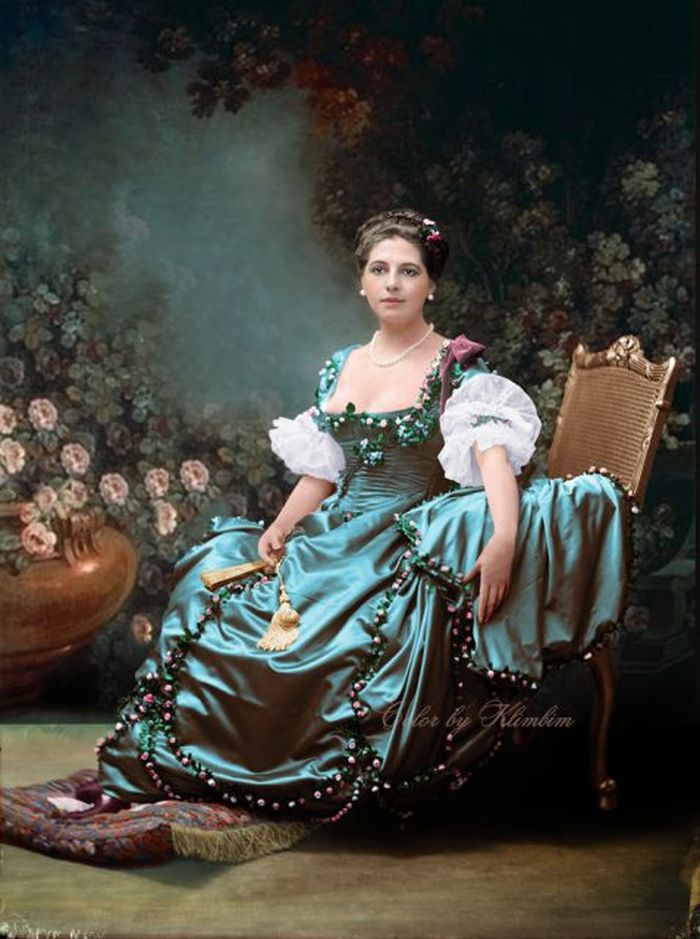 Pewarnaan oleh Olga Shirnina
Mata Hari