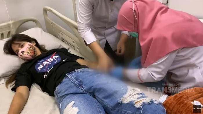 Nia Ramadhani terbaring lemah