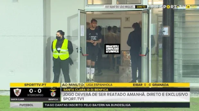 potret siaran televisi yang memperlihatkan hal memalukan di ruang ganti Benfica