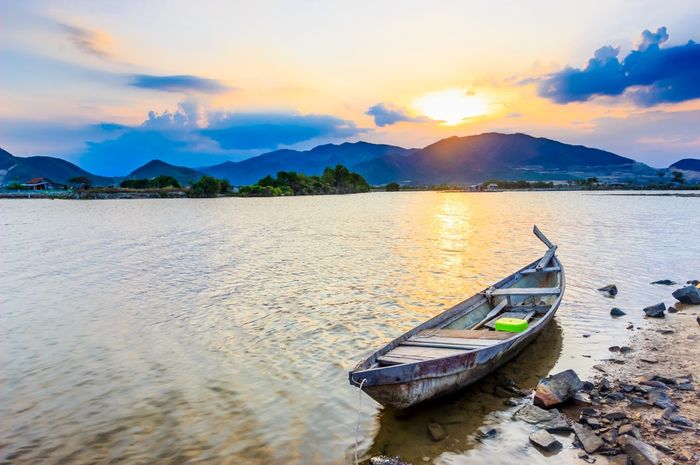 Macam-Macam Transportasi Sungai di Daerah, Mulai dari Rakit Hingga