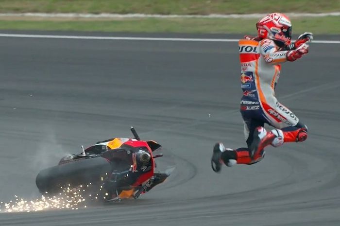 Marc Marquez saat kecelakaan highside pada MotoGP Spanyol 2020 di Sirkuit Jerez, Spanyol.