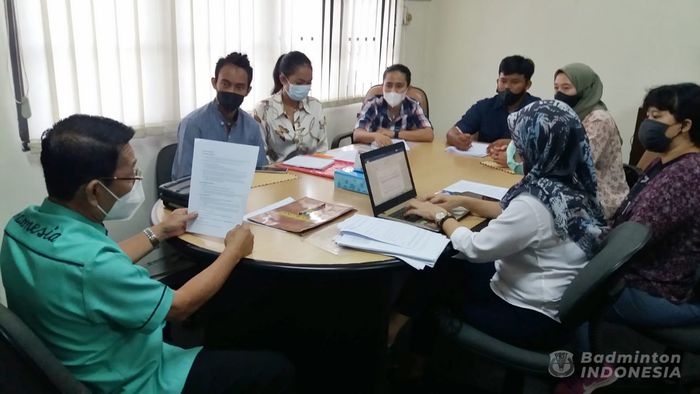 3 Pebulu tangkis Indonesia melakukan pertemuan dengan PBSI terkait kasus pengaturan skor di pelatnas Cipayung, Jakarta, Senin (11/1/2021).