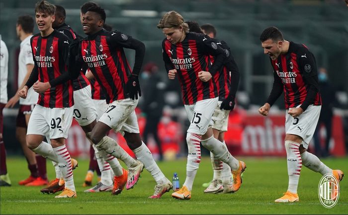 AC Milan sukses melenggang ke babak perempat final Coppa Italia usai menundukkan Torino lewat drama penalti yang berkesudahan 5-4.