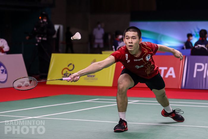 Tunggal putra Thailand, Kunvalut Vitidsarn, saat tampil pada babak kedua Thailand Open I 2021, Kamis (14/1/2021)