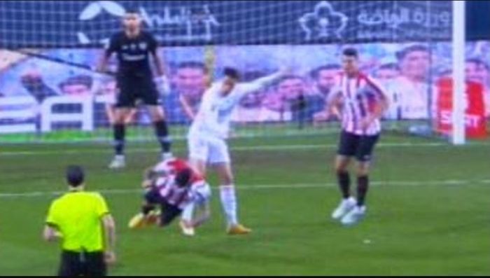 Insiden handball dalam laga Piala SUper Spanyol antara Real Madrid dan Athletic Bilbao, Jumat (15/1/2021) dini hari WIB.