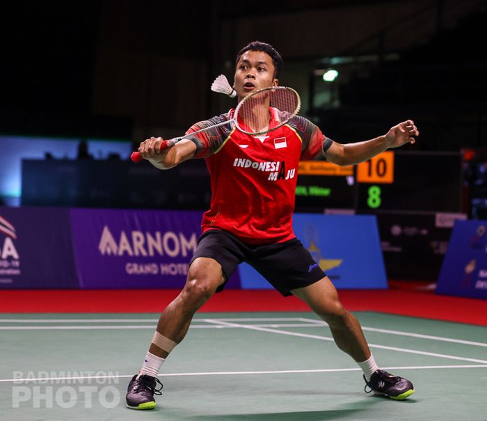 Pebulu tangkis tunggal putra Indonesia, Anthony Sinisuka Ginting, pada babak semifinal Thailand Open I 2021 di Impact Arena, Bangkok, Sabtu (16/1/2021).