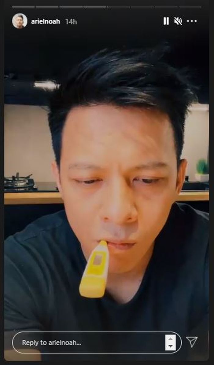 Ariel Noah saat menjelaskan kondisi badannya pasca vaksin Covid-19