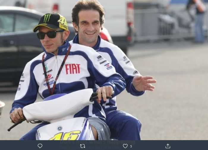 Valentino Rossi dan manajer tim FIAT Yamaha, Davide Brivio.