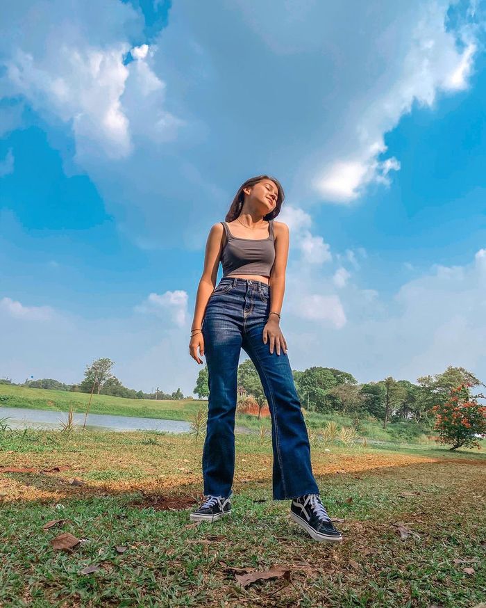 gaya kasual Sandrinna Michelle