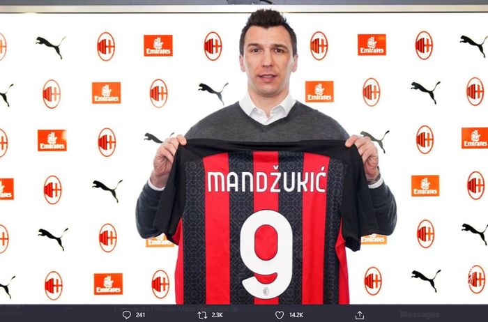 Penyerang anyar AC Milan, Mario Mandzukic, akan mengenakan jersi nomor 9.