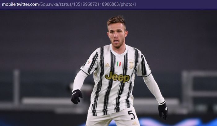 Pemain Juventus, Arthur, saat berhadapan dengan Napoli dalam ajang Piala Super Italia 2020 di Stadion Citta del Tricolore, Reggio Emilia pada Kamis (21/1/2021) pukul 03.00 WIB.