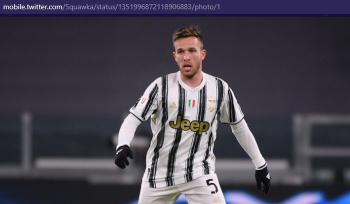 Pemain Juventus, Arthur, saat berhadapan dengan Napoli dalam ajang Piala Super Italia 2020 di Stadion Citta del Tricolore, Reggio Emilia pada Kamis (21/1/2021) pukul 03.00 WIB. 