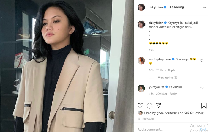Foto Rizky Febian yang mencoba filter menjadi foto perempuan. 