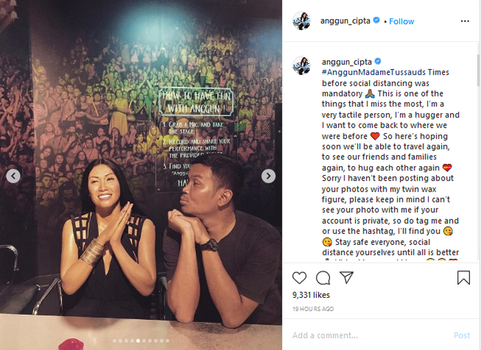 Penggemar yang berfoto dengan patung lilin Anggun di <a href='https://manado.tribunnews.com/tag/museum-madame-tussauds' title='museum Madame Tussauds'>museum Madame Tussauds</a>